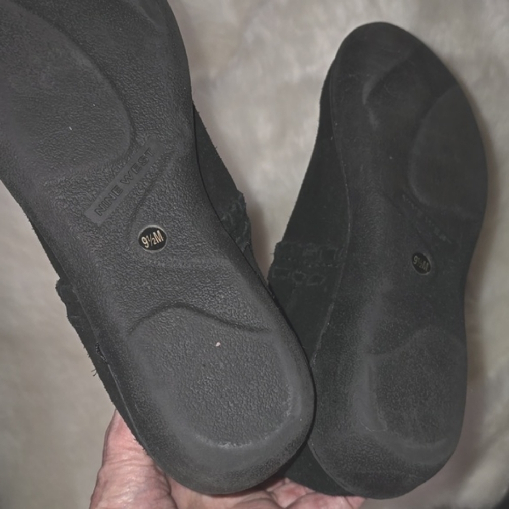 Blk Boots w/a Soft Top - Like new! - Picture 4 of 9